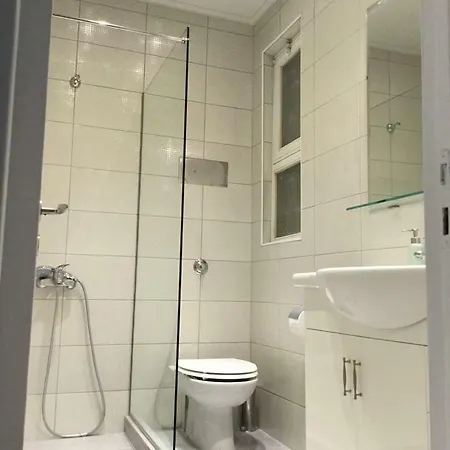 Apartment Spacious & Sunny Kolonaki 5 Mins Metro/acx3/1.5 Bt